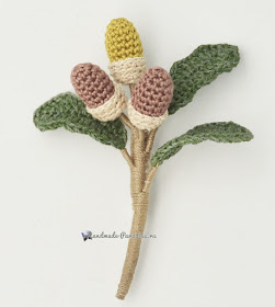 Πλεκτή καρφίτσα "Κλαδί βελανιδιάς με βελανίδια" (3)