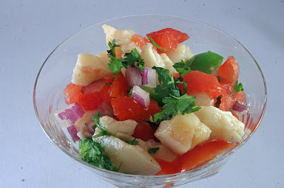 Salade de lambi: plat national des îles Turques et Caiques