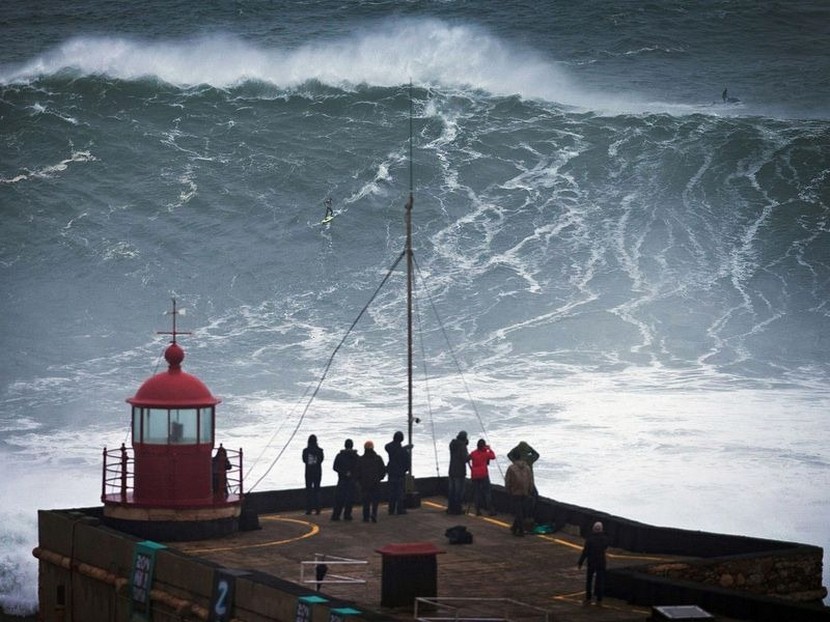 Ondas gigantes em Nazare, Portugal Este é o Blog Coizaradas Ondas gigantes em Nazare, Portugal Este é o Blog Coizaradas