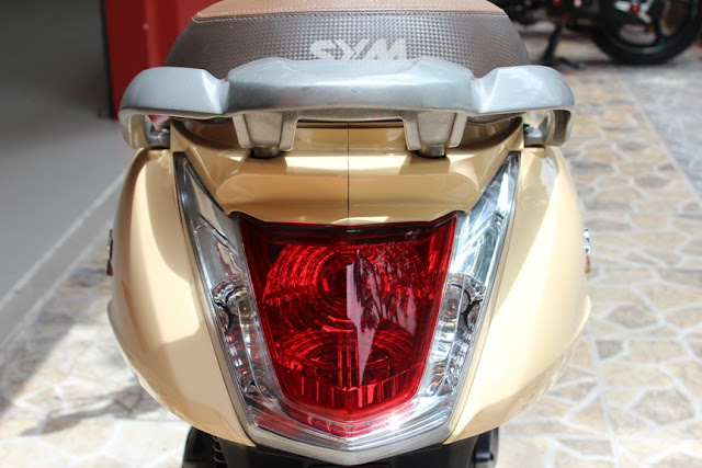 Sơn xe Attila Elizabeth màu vàng zin cực đẹp