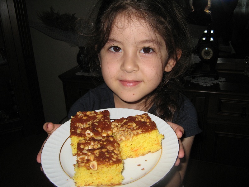 Emel&amp;Derya Mutfakta PortakallıHavuçlu Kek