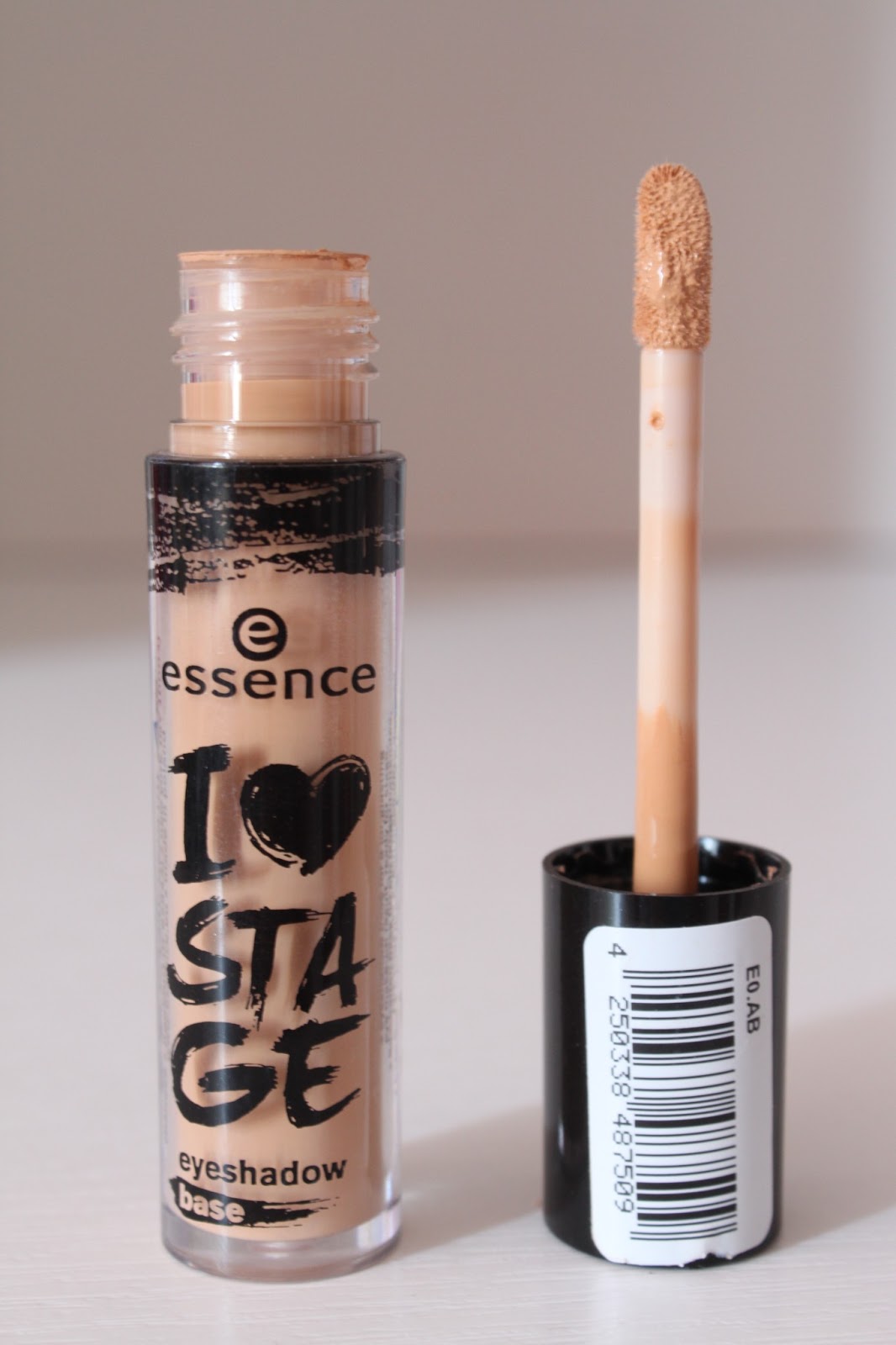 SetTheFashion Essence I love stage eyeshadow base