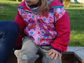 Ein Kindergeburtstag in kunterbunten Babauba-Jacken (+ Verlosung) Kindermode Kinderkleidung Label Kapuzenjacke Hoodie Softshelljacke bunt knallig farbenfroh Mädchen Junge Gewinnspiel Gutschein