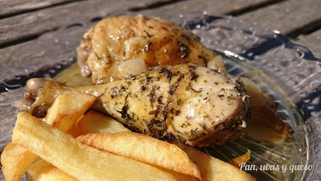 Pollo%2Ba%2Blas%2Bfinas%2Bhierbas%2Ben%2