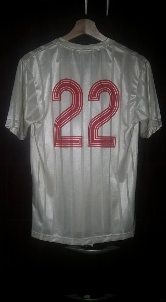 camiseta universitario 2012