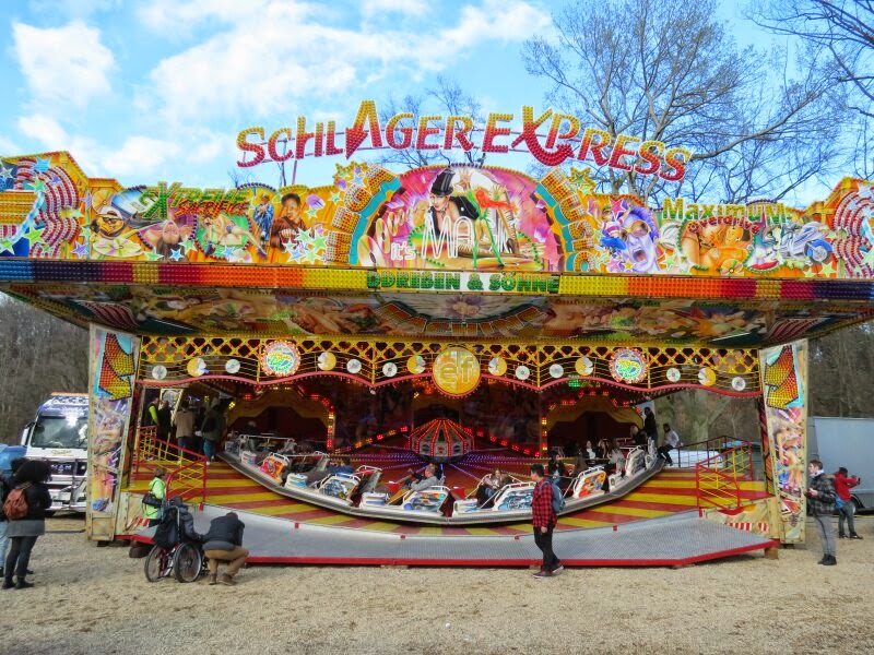 Fussball Bowling Hockey Und Zielschiessen In Einem Holz Speelgoed En