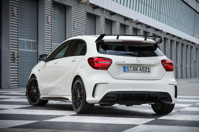 Cản sau Mercedes AMG A45 4MATIC 2019 Cản sau Mercedes AMG A45 4MATIC 2019 thiết kế thể thao AMG