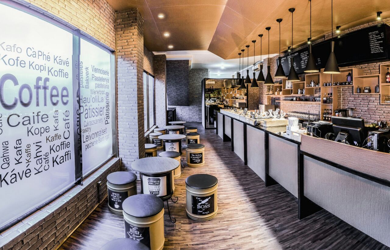 Cos cafe. Rate&co кафе. Cos cafe. кафе шоп. магазин cos с кафе.