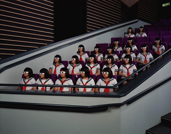 julia fullerton-batten fotografia meninas iguais escola school play