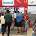 Tumulto fecha lojas no Centro de Manaus