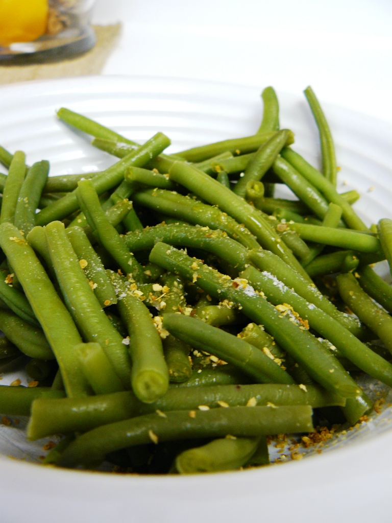 Meal Survivor Trader Joe's Frozen Turkey Burgers (and green beans)