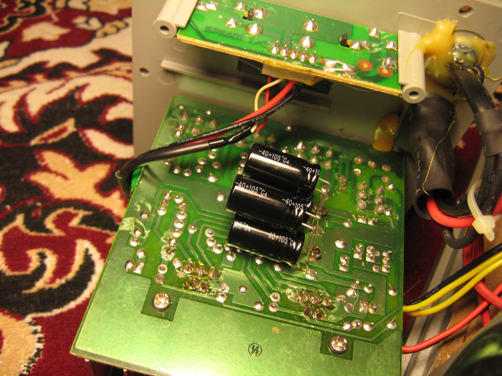 Плата компьютерных колонок. Плата sven avante m30. Плата компьютерных колонок. Гудят в колонках 5. Гудение в колонках компьютера.