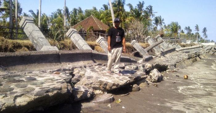 Penanganan Abrasi di Jembrana Lamban