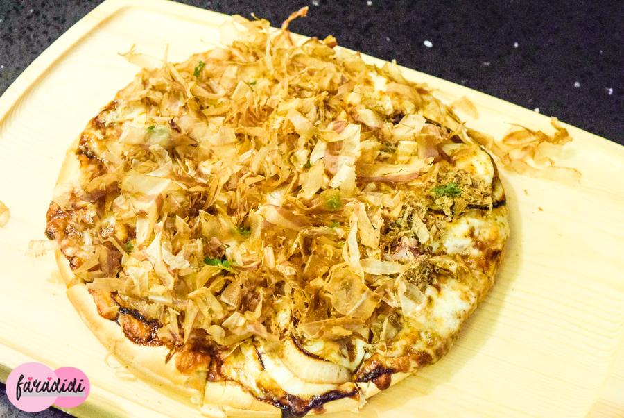 Pizza Bonito Flakes di Moonlight Cake House