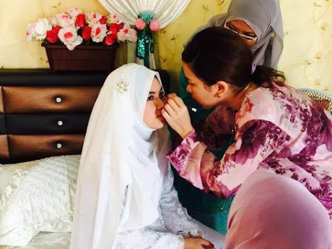 Ezzati Azni -- Pengguna Facebook