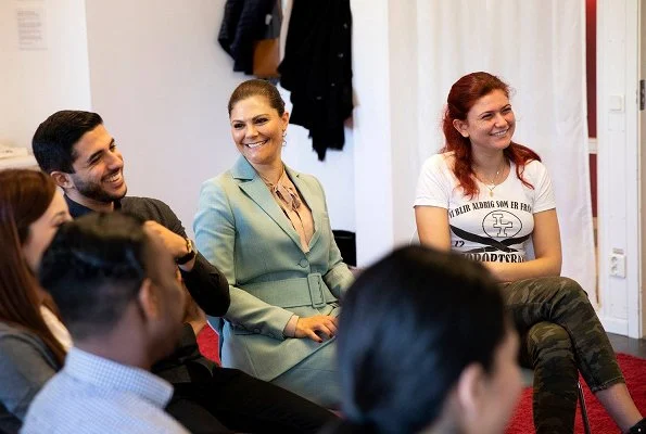 Crown Princess Victoria wore Rodebjer Anitalia blazer and trousers. Sandra Kinnaman Nordström and Gayathri Rathinavelu