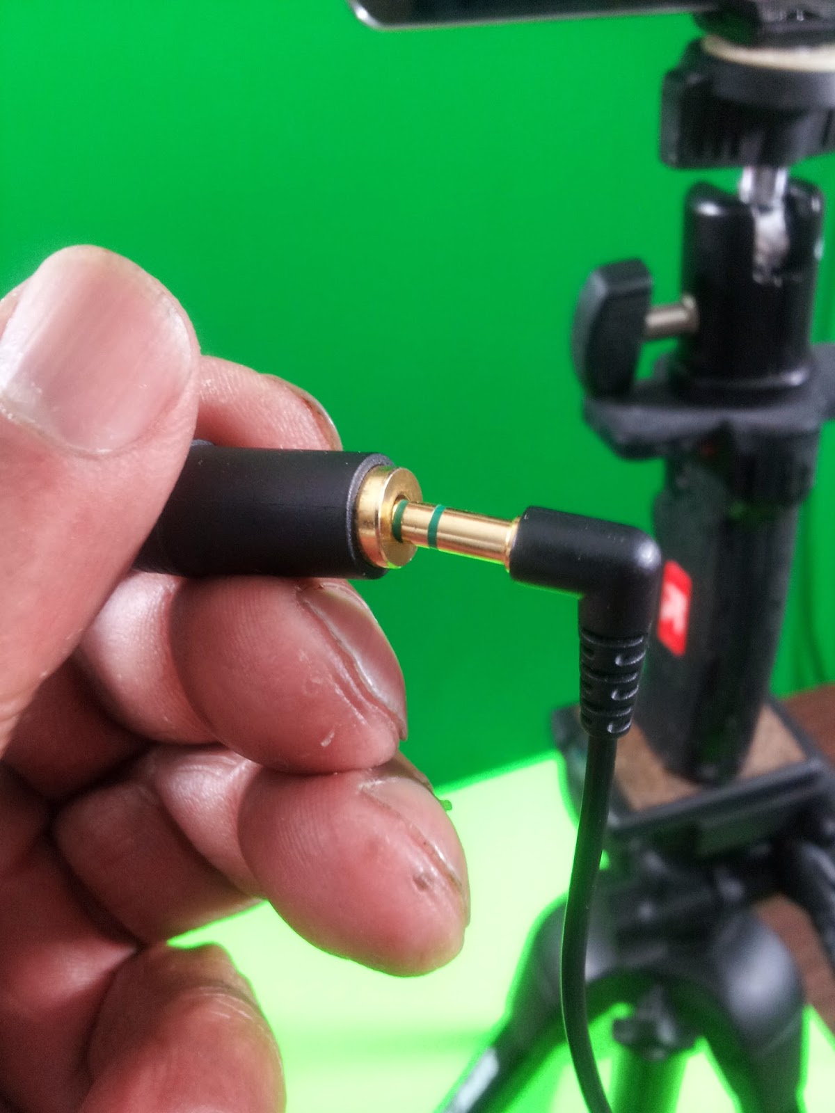 The UniGripPro How to use a wireless microphone and your smartphone