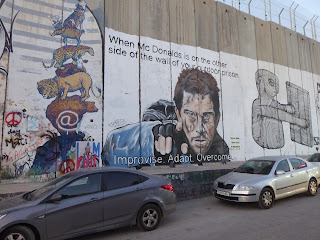 Janphetamin Beintraining Jesus Und Eine Grosse Mauer Oder Bethlehem