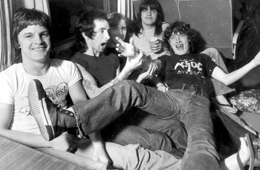 juicyjaila: Ac/Dc - Marquee -76 & Agora Cleveland -77 FM Broadcast ...