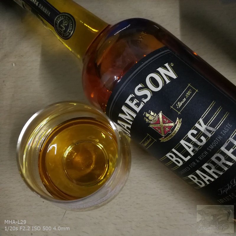 เย็นย่ำก็ร่ำสุรา (แลงมาตอง): Jameson Black Barrel 40% Alc/Vol. เย็นย่ำก็ร่ำสุรา (แลงมาตอง): Jameson Black Barrel 40% Alc/Vol.