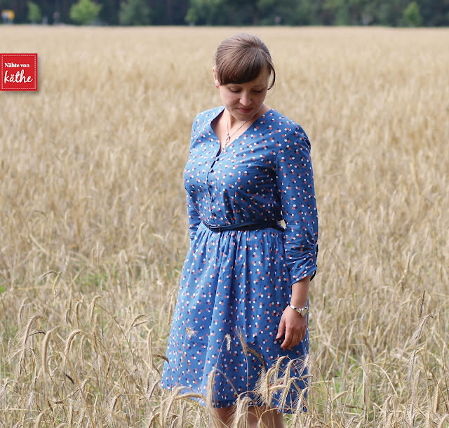 Irenes Kleid von Lotte & Ludwig Irenes Kleid von Lotte & Ludwig, Brush-Drops in blau von Lila-Lotta, erhältlich bei Swafing-Fachändlern