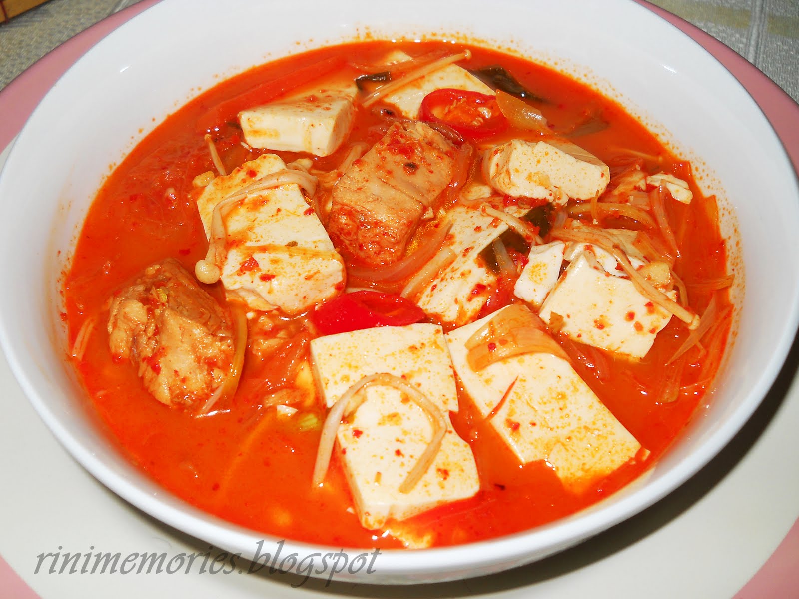 A Moment to Remember: Tuna Kimchi JjiGae / Kimchi Stew