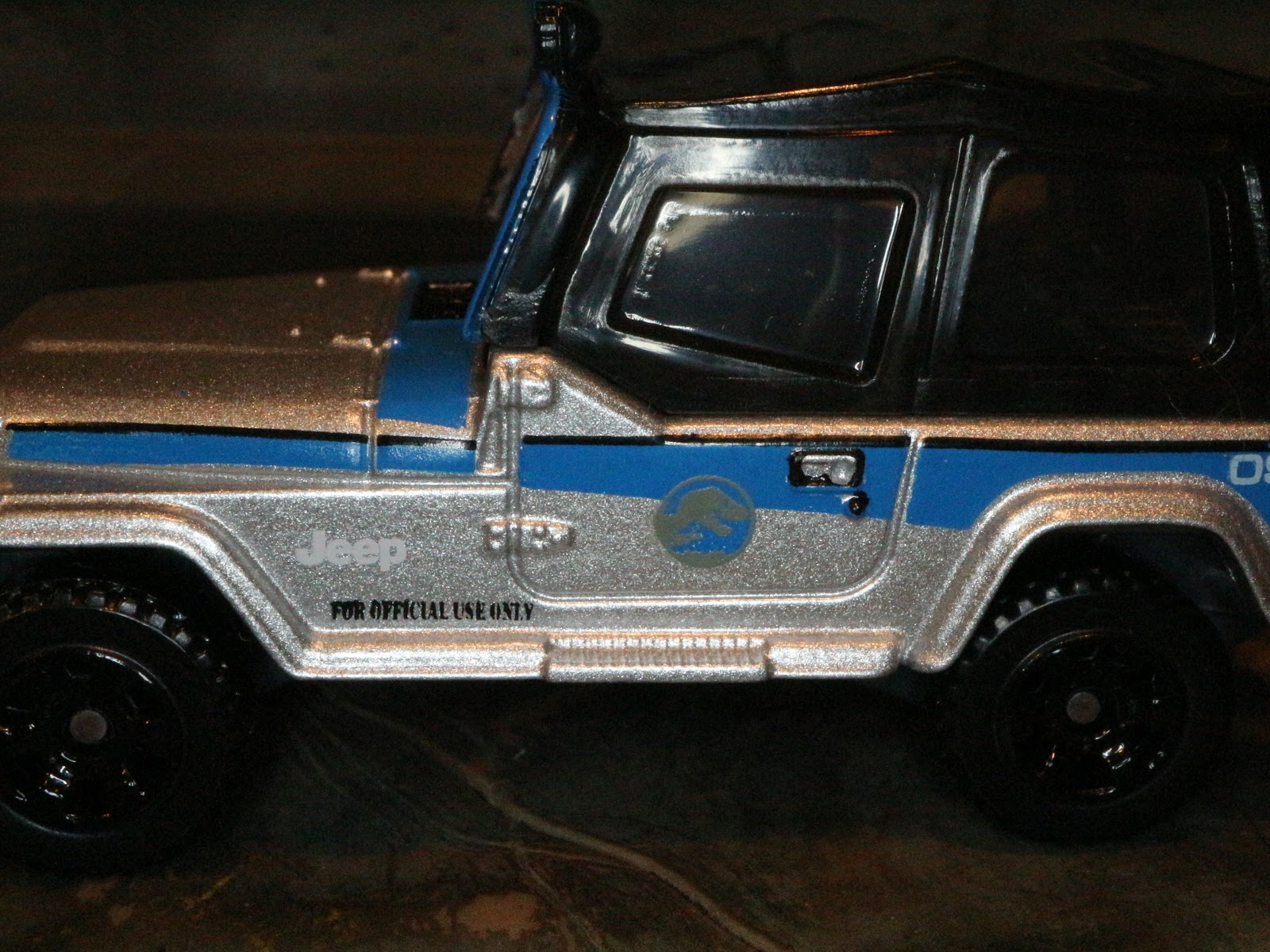 Action Figure Barbecue: Toy Review: '93 Jeep Wrangler #9 from Matchbox:  Jurassic World by Mattel