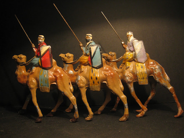 Soldat En Plomb Creux Bédouin Avec Chameau – Figurine Vintage – Occasion (cassé Avec Manques)