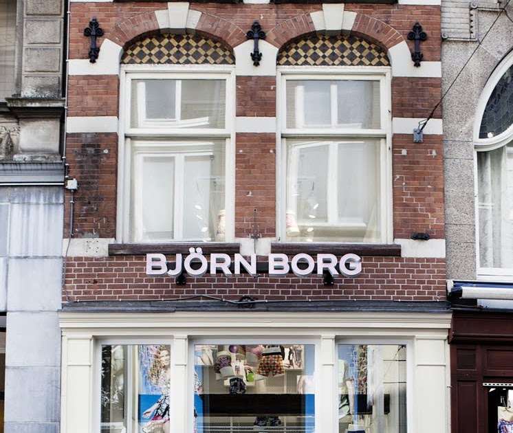 Blauw Varken taart NEVER ON WEDNESDAY COMMUNICATION: Björn Borg concept stores