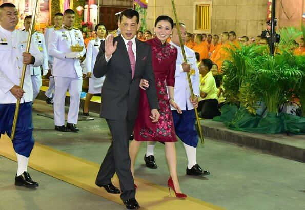 Thai King Maha Vajiralongkorn and Queen Suthida visited Yaowaraj and Mangkorn Kamalawas Temple and Thienfah Foundation Hospital