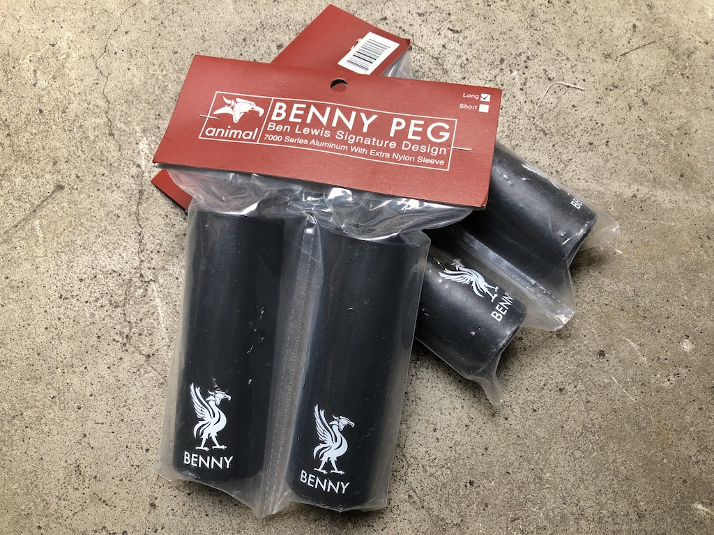 animal benny pegs