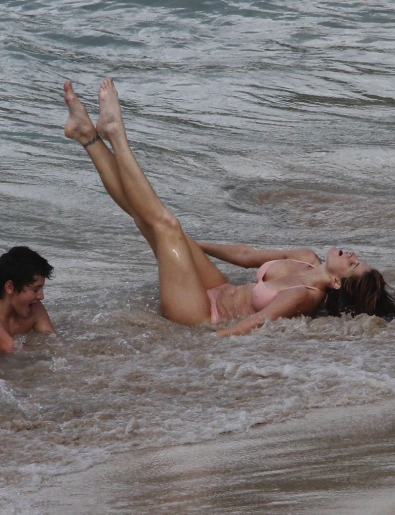 купание голыми мамы и сына фото 16