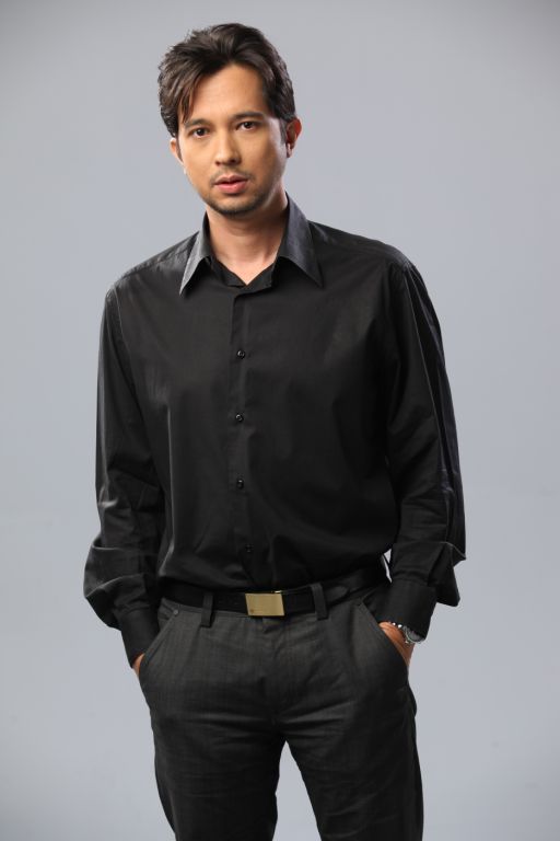 Man Central Bobby Andrews In Casual Wear