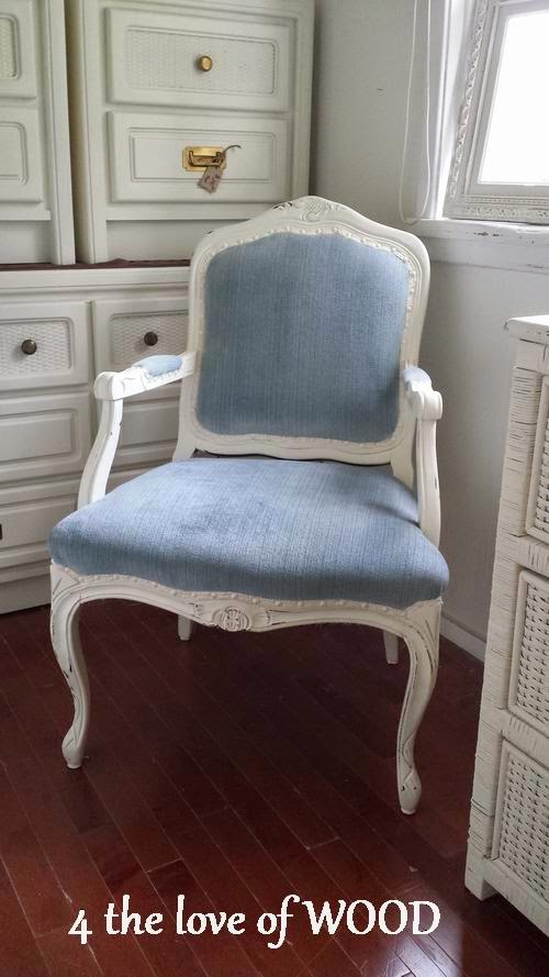 4 the love of wood FRENCH ARM CHAIR blue and white