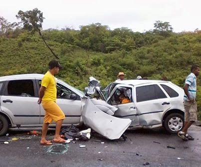 Quatros pessoas morrem em um grave acidente envolvendo dois veículos próximo a Mundo Novo