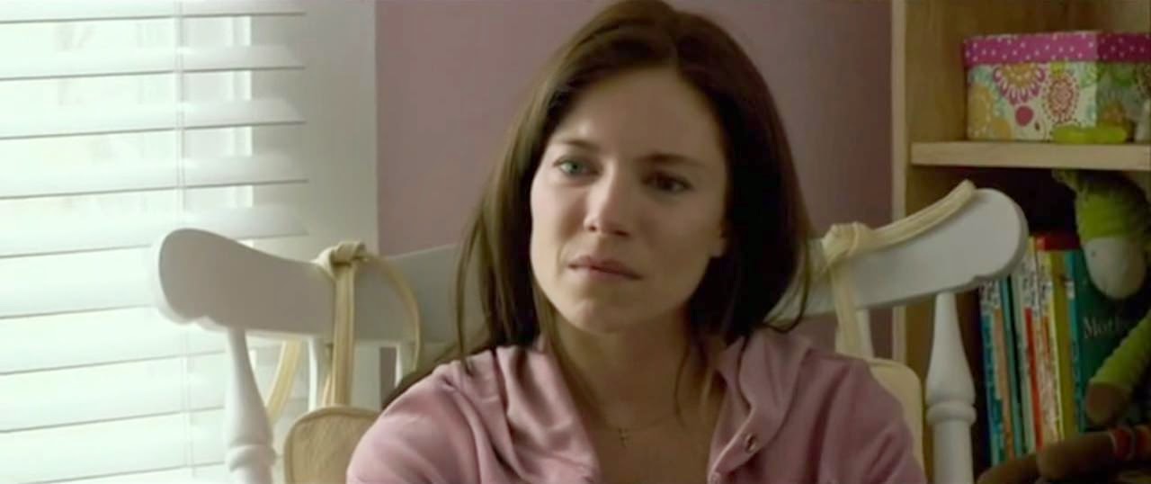 Amerikan Keskin Nişancı Taya american sniper sienna miller