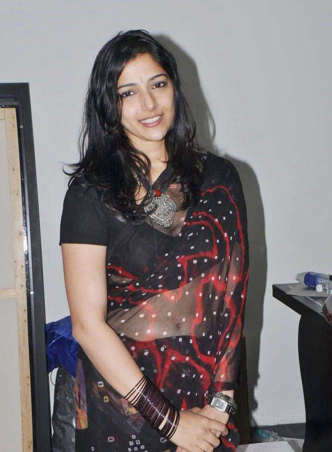 Tamil Actress Nishanthi Evani Hot Black Transparent saree Photos ...