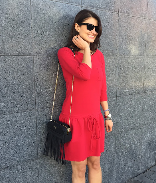 red dress, poznań streetstyle, street style, street style lato, czerwona sukienka, fringe bag, torba z frędzlami