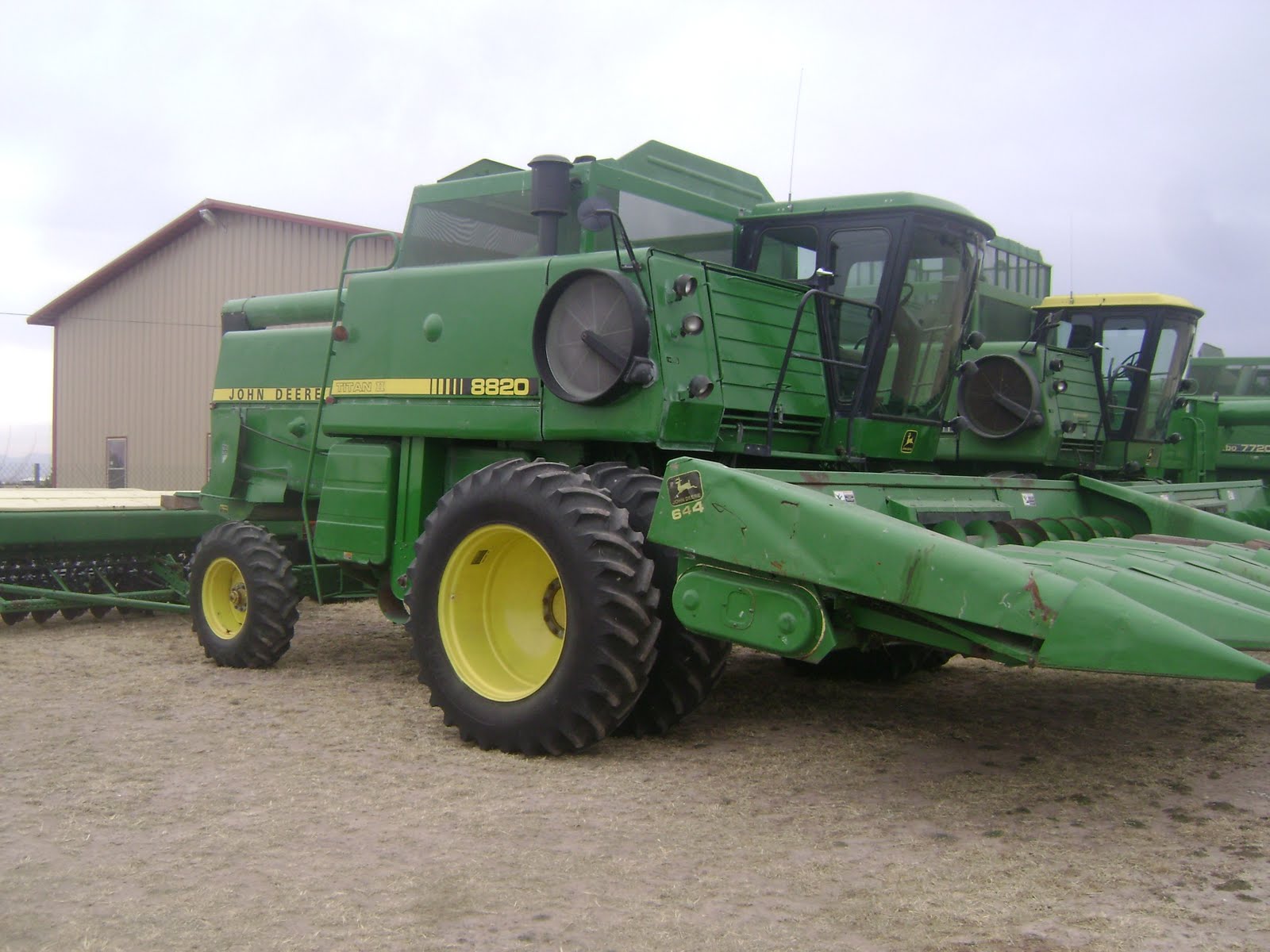 maquinaria-agricola-industrial-trilladora-john-deere-8820-titan-ii