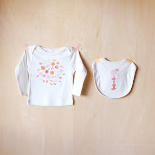 かわいい出産祝い,お名前入り,お名前プリント,オリジナル出産祝い,オーガニックコットン100%,かわいい,北欧,ベビー服,ベビーTシャツ