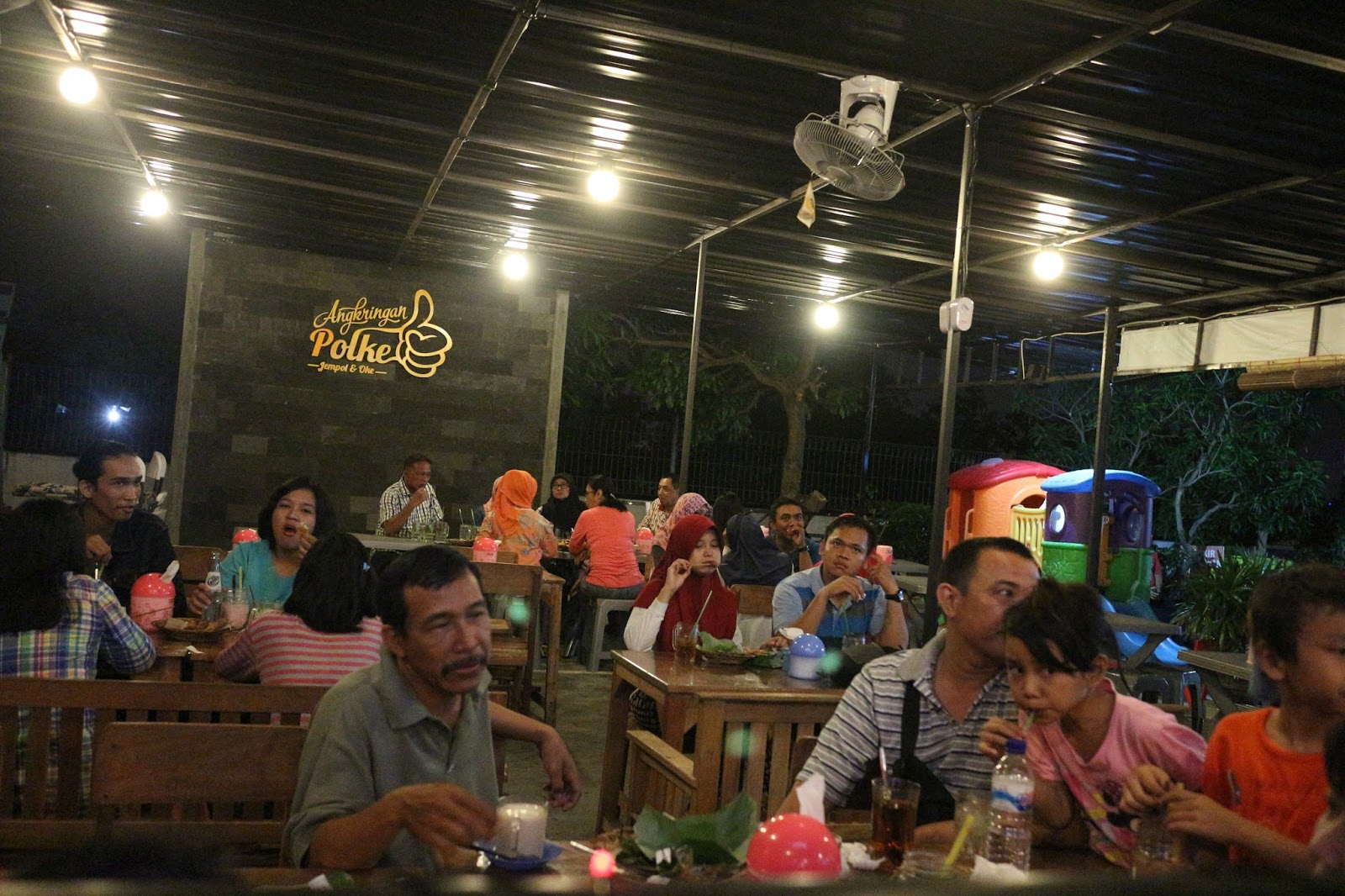 HIJAB DOLANERS: Angkringan Polke, blend traditional and modern concepts