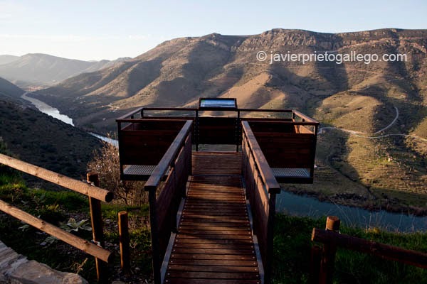 El mirador de Mafeito se asoma a los últimos kilómetros del Duero antes de pasar a Portugal. Salamanca. Castilla y León. España © Javier Prieto Gallego