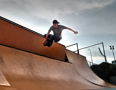 Macam yes. Tony Teh aggressive inline blading air mute grab