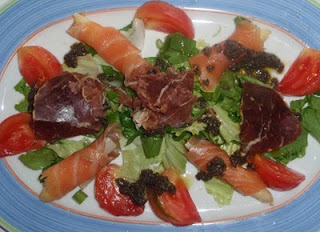 ensalada con cecina y salmón