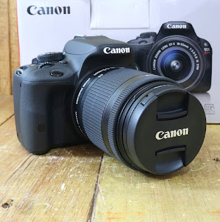 Kamera DSLR Canon EOS Kiss X7 ( 100D )