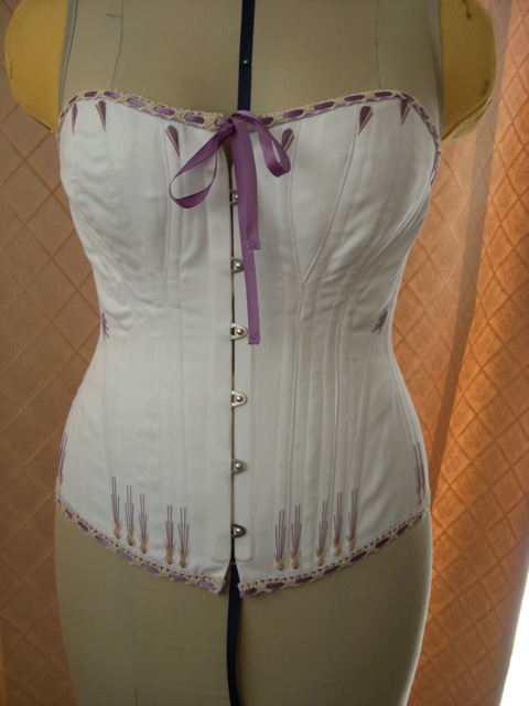 sewing to distraction: Laughing Moon Silverado Corset #8 FINISHED!