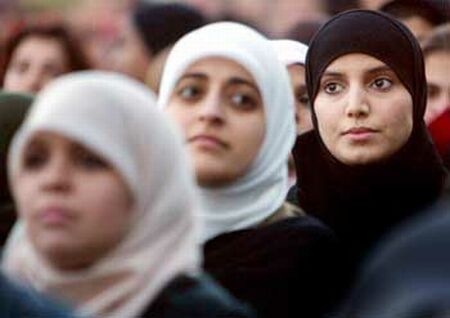 Allahu Akbar, Ternyata Ini Yang Mendorong Tiga Ribu Lebih Wanita Inggris Masuk Islam