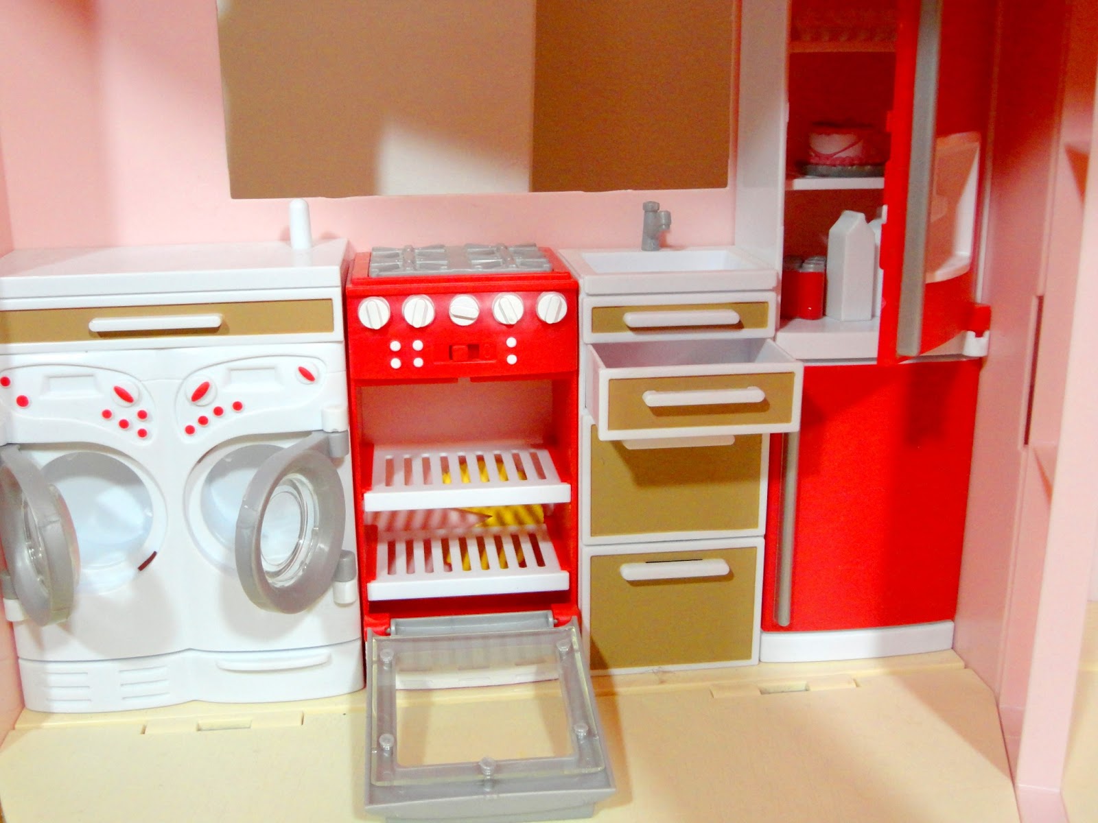 Eeeeek!! The Barbie 3 Story Dream House - The Waverlys