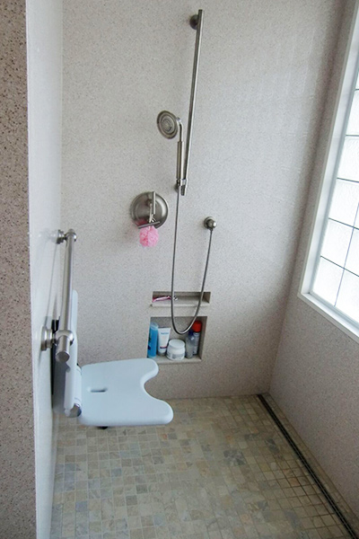 Universal Design Shower and Bath for Aging