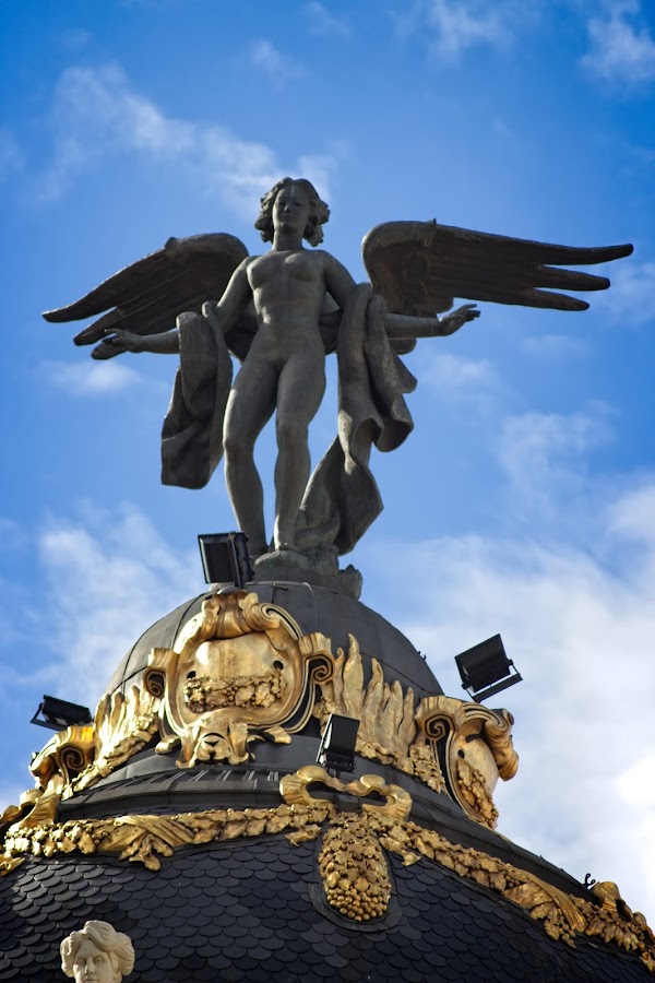 Esculturas en los tejados de la Gran Vía
